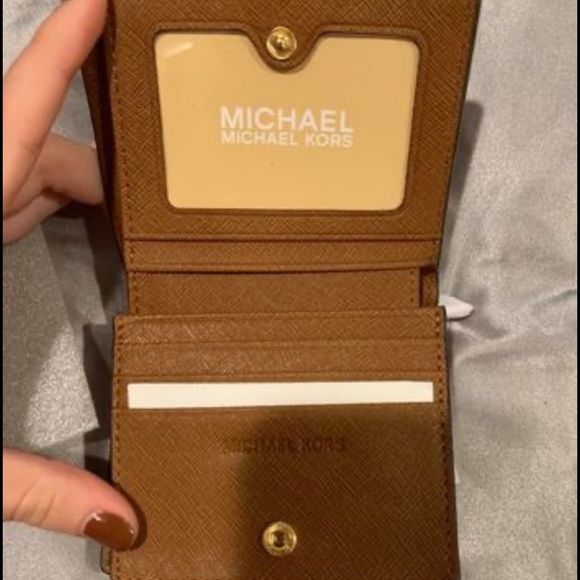 Michael Kors wallet - Picture 2 of 2